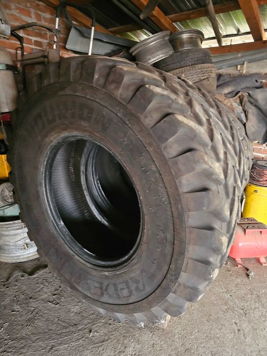 Продавам Гуми за багер VREDESTEIN - 480/80 26 - 18.4 - 26