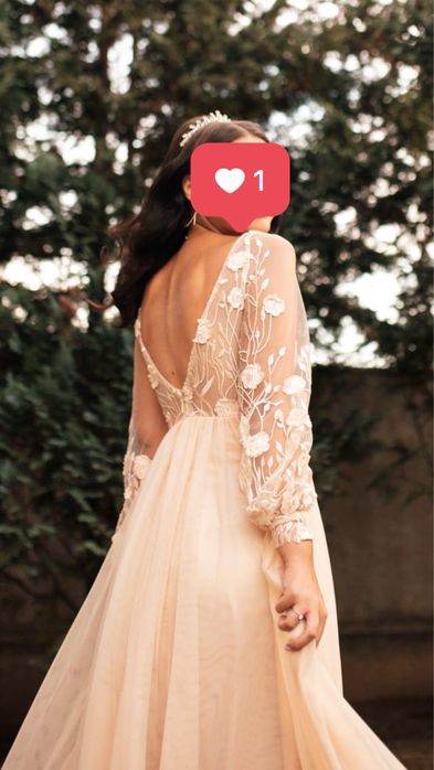 Vand Rochita de vara eleganta , ca noua .