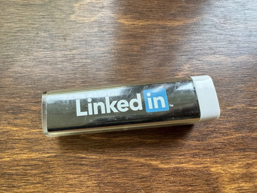 Внешний аккумулятор Linkedin