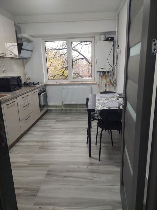 Închiriez apartament TOMIS 3, 3 camere decomandat ADAMCLISI
