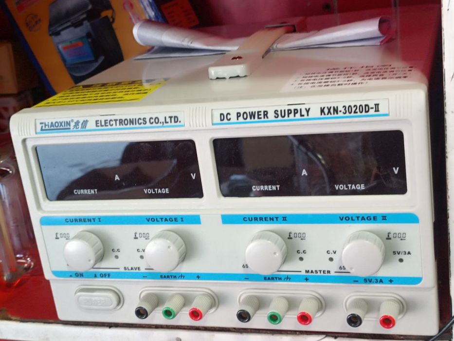 лабораторный блок питания постоянного тока Zhaoxin KXN-3020D-II.
