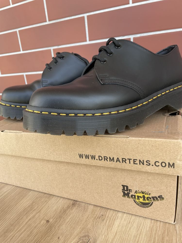 Pantofi Dr. Martens