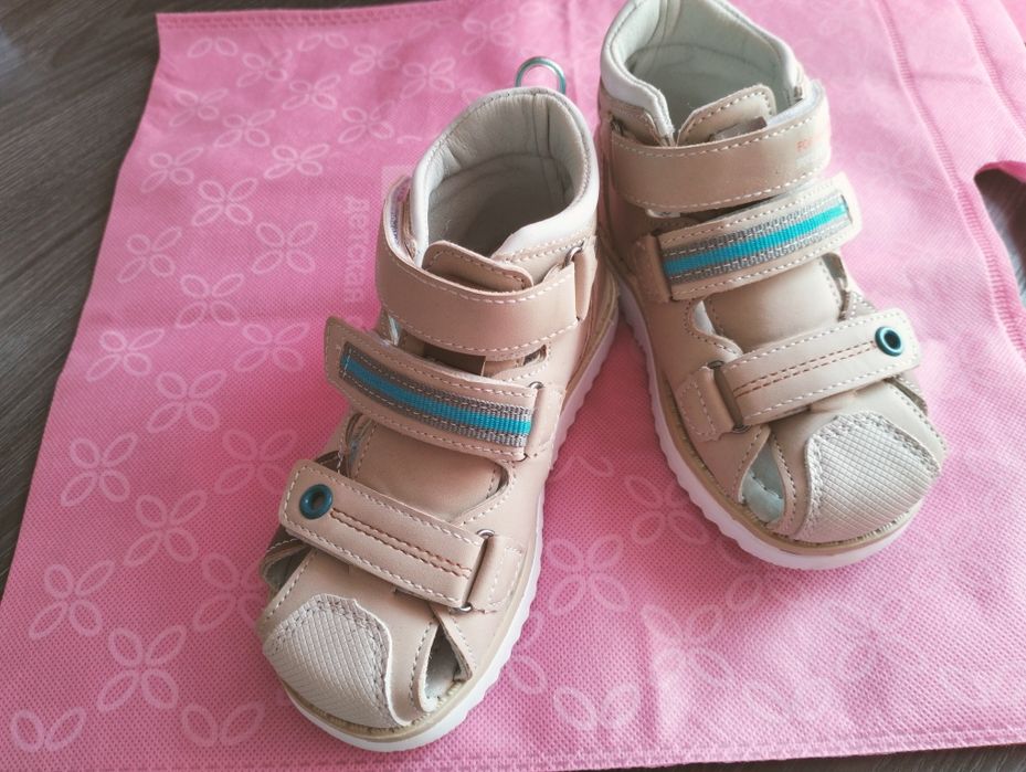 Продам новые сандали