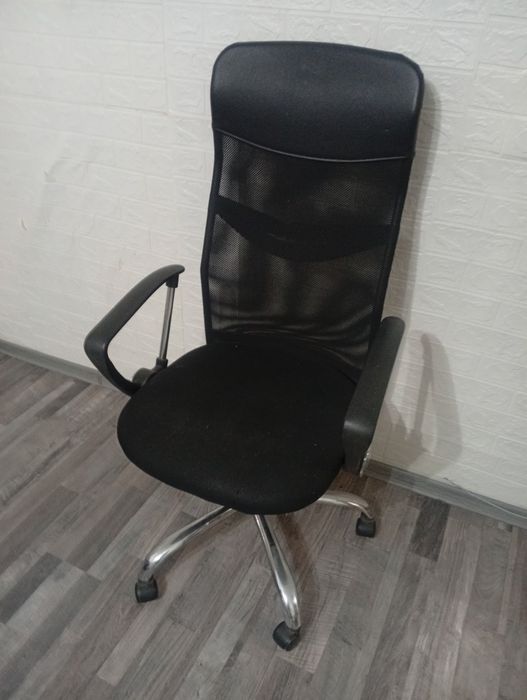 Стол за компютър