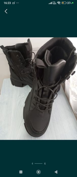 Ghete noi mărimea 39, marca C&A