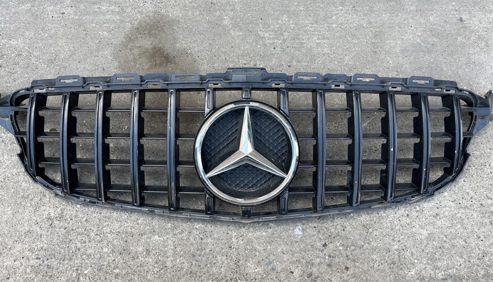 Grila centrala / Pedestrian / Burete absorbant Mercedes C Class W205