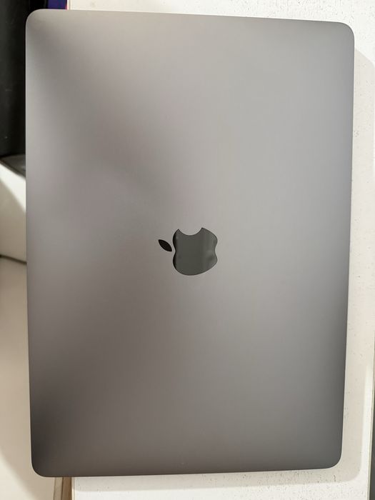 Macbook Pro 2018/i5/8/512