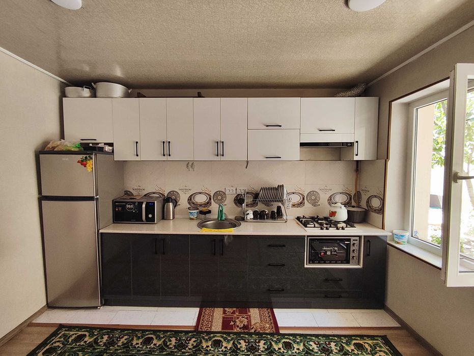 продается 5-комнатный дом со всеми удобствами. 1,8 сот;