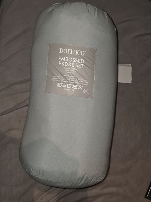 De vanzare set de pilota si perna nou nout Dormeo cu sac