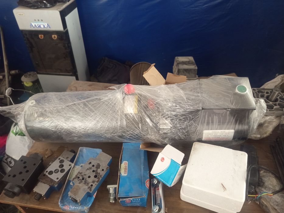 Гидравлический блок от авто подъемника новый