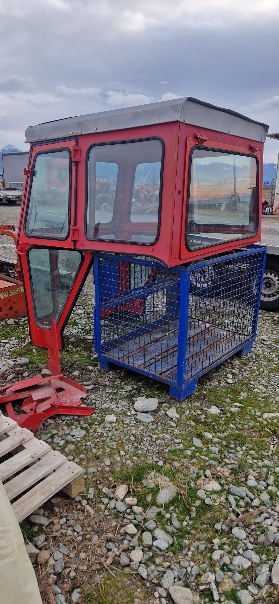 Cabină pentru Tractor