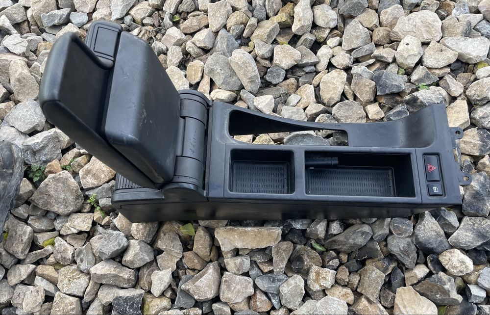 Подлакътник за Бмв Е46 ляв волан