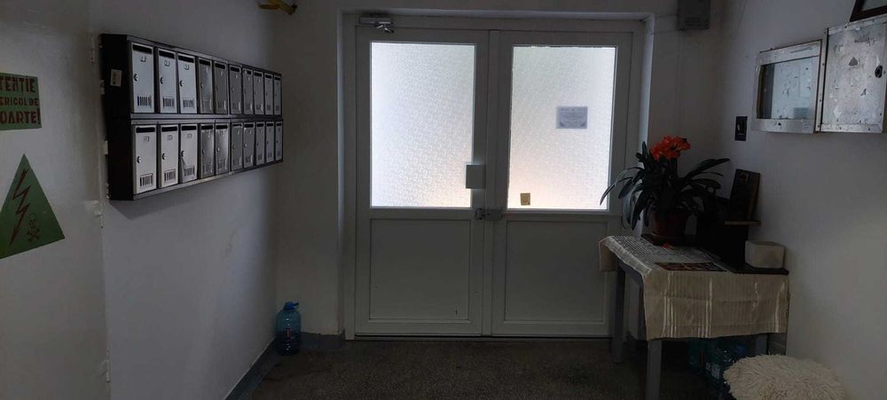 De vânzare Apartament 3 camere Aleea Aurora
