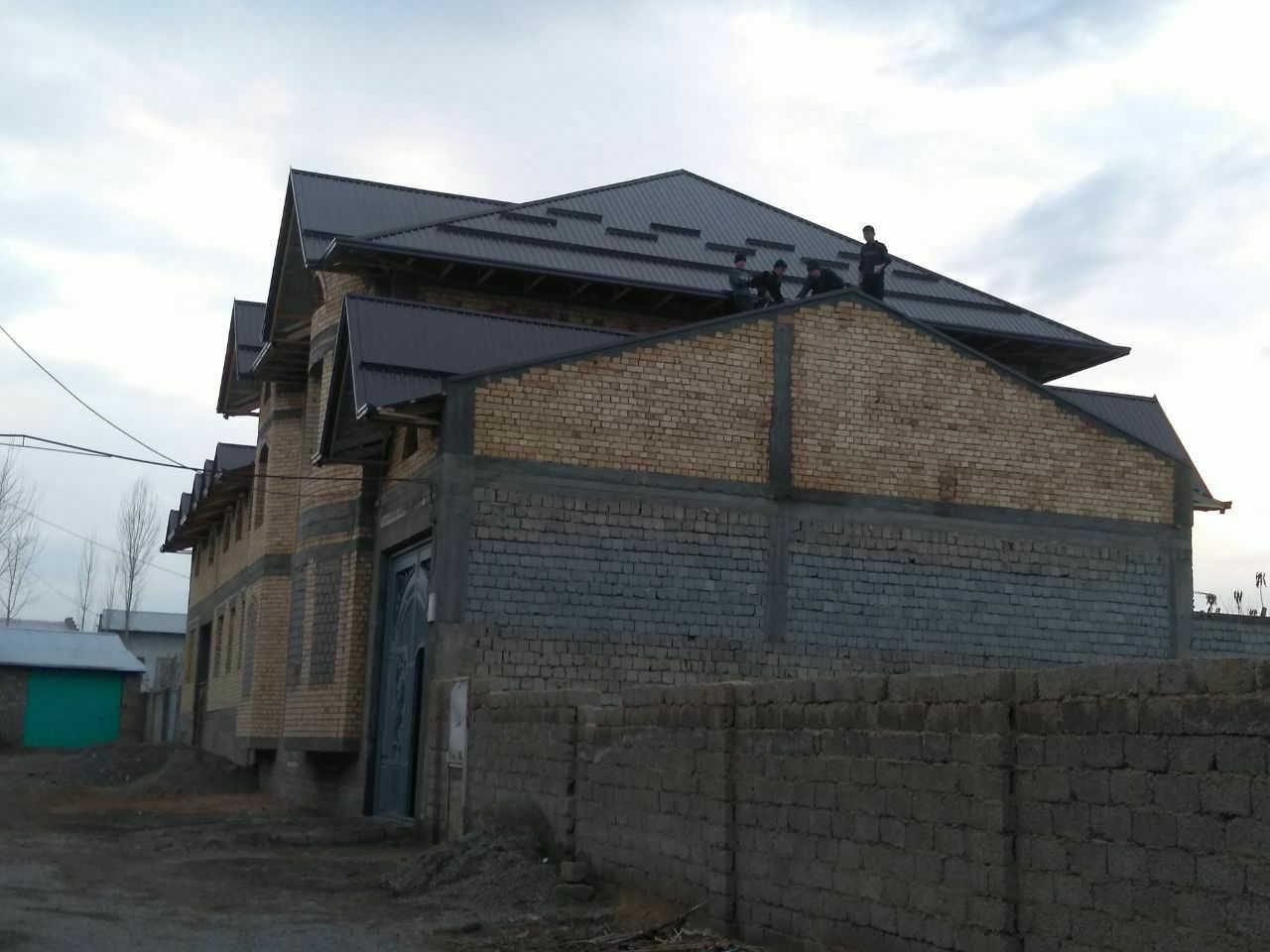tom yopamiz, truba oʻrnatamiz,  sliv ustonovka qilamiz ,naves
