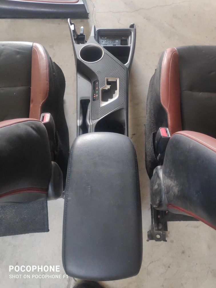 Кожен салон / Седалки Toyota RAV 4 / Тойота Рав 4 2015г.