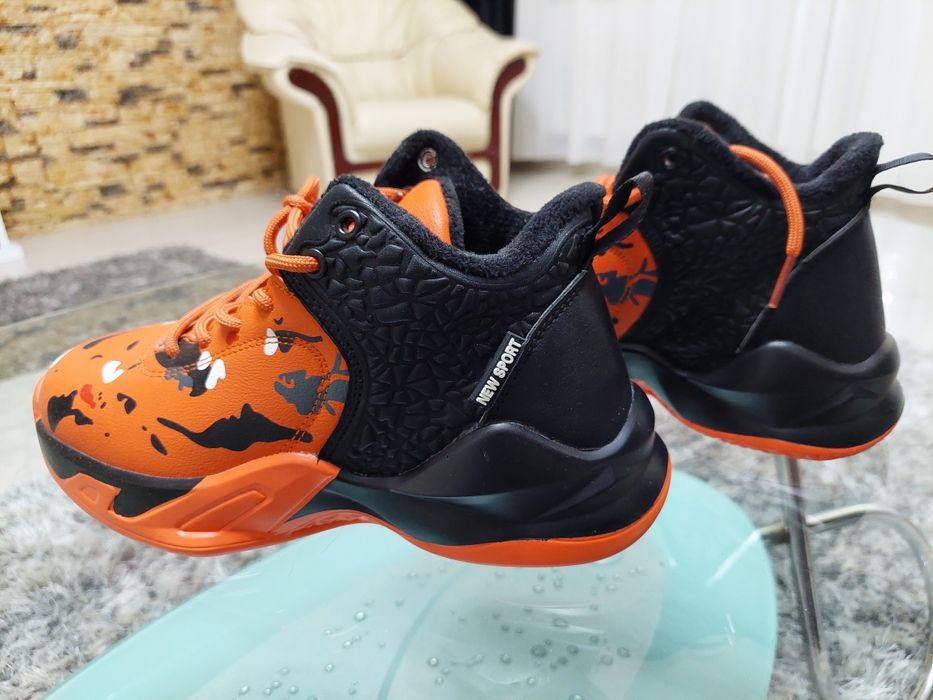 Ghete sport noi, mărimea 38 - 75 lei, Galati