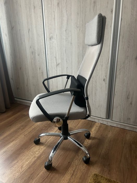 Scaun De Birou Cu Suport Lombar Si Cu Roti