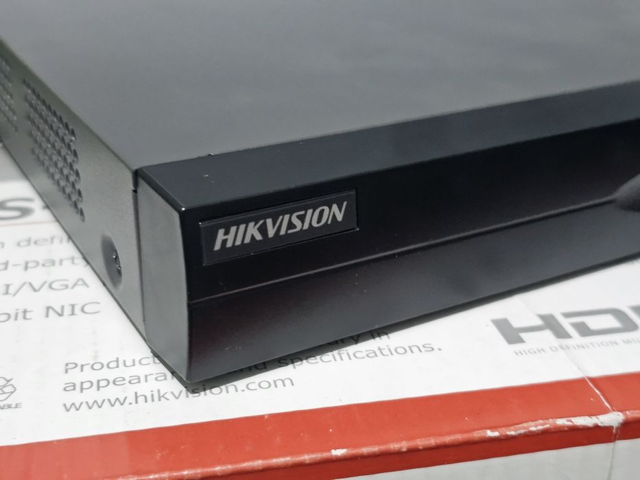 Видеорегистратор б/у Hikvision DS 7608NI-K1/8P
