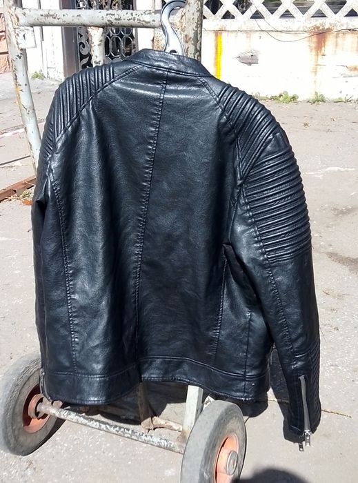 Продам кожаную куртку Б/У в отличном состоянии