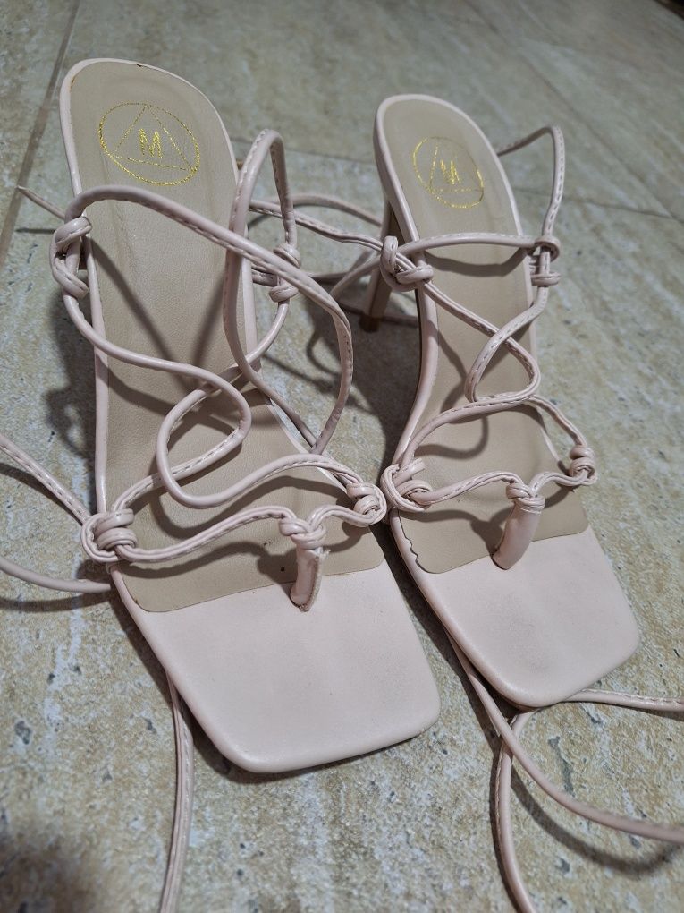 Sandale cu toc mărimea 36, 8cm tocul
