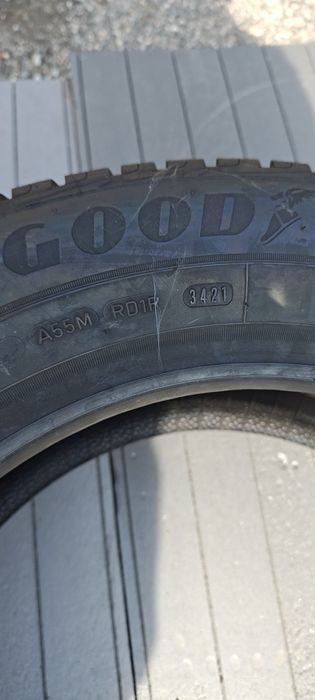 1 Buc. Good Year 215/60/16 Ultra Grip Performance +