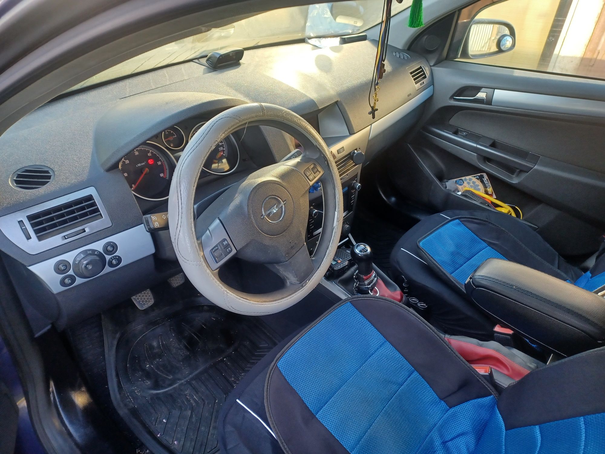 Vând Opel Astra H