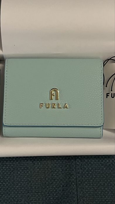 Чисто нов модел Furla Camelia.100% оригинал, с етикети.В два цвята.
