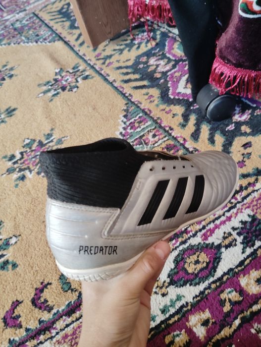 Ghete de fotbal adidas predator de două ori purtate
