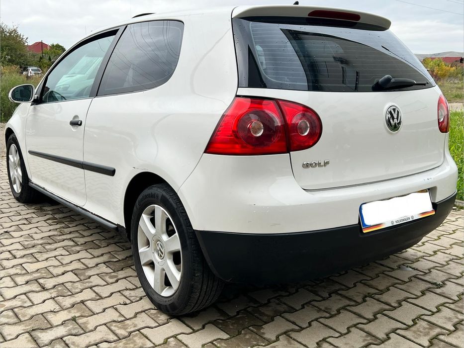 Volkswagen  Golf.