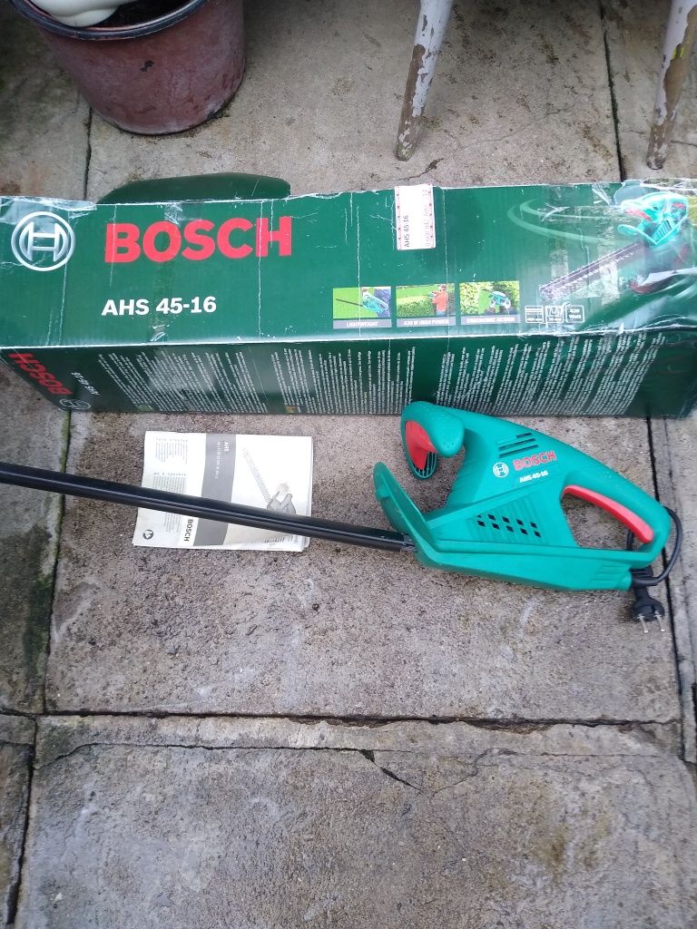 Foarfeca electrica BOSCH de tuns gard verde putere 420W