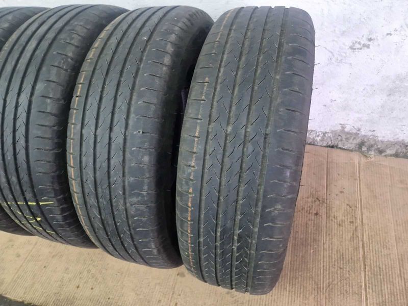 4 Continental R17 215/60/ 
летни гуми 
DOT0423