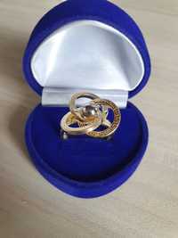 Златен дамски пръстен Версаче 2.31гр