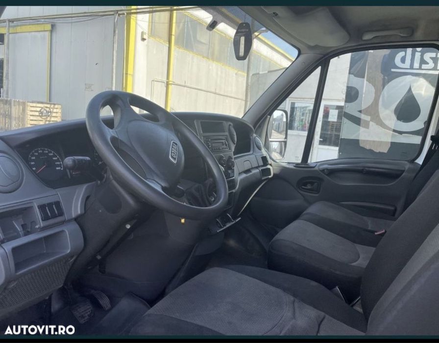 Iveco daily 8 europaleti cat B volan stanga