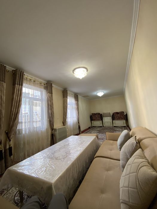 Регистонда катта уй сотилади!