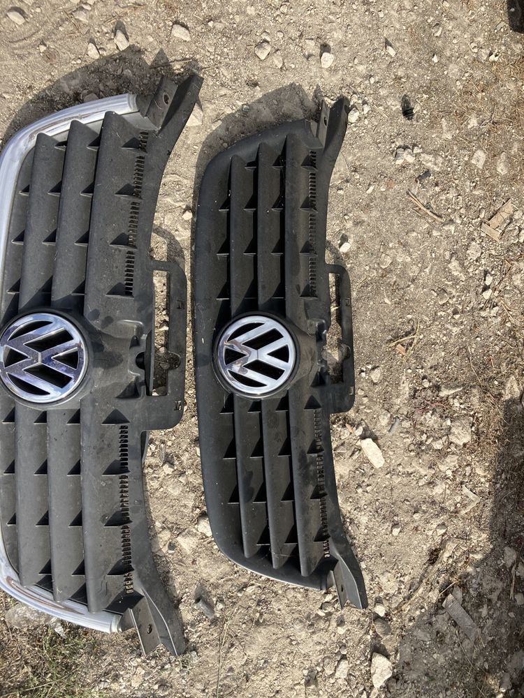 Решетки  за Vw Тоаран до 2006г