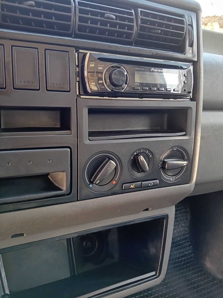 VW transporter 2.5TDi климатик дълга база
