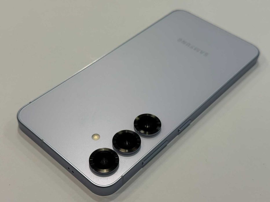 Samsung S25 – 128GB / 12GB RAM