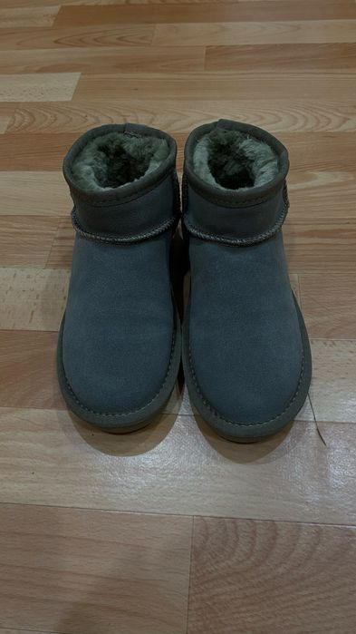 Продам угги новые