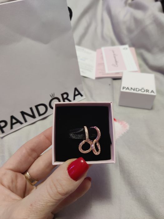 Pandora обеци със златно покритие за подарък