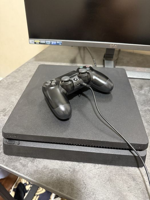 PS4 Slim sotiladi