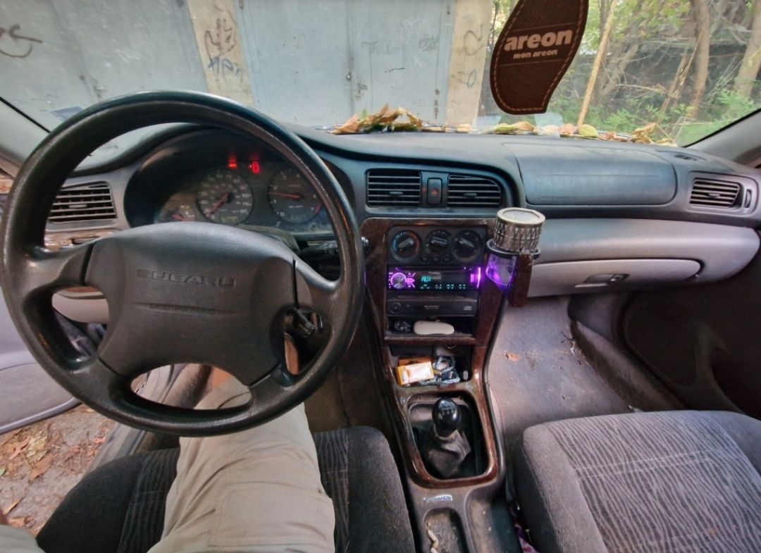 На части Субару Аутбек 2001г 2.0/125коня Subaru Outback 2001