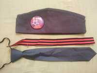 Военная пилотка,галстук,значок и ленточка