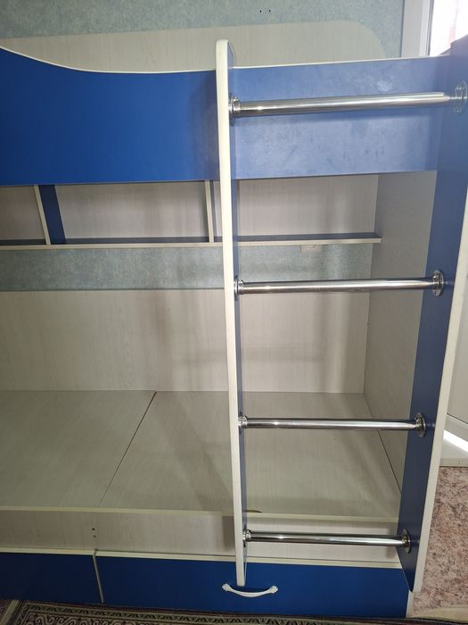 Продам детский двухъяросный кровать