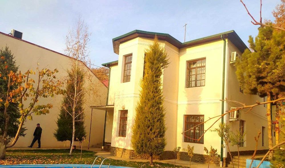 Экслюзив Ховли УЙ  СОТИЛАДИ 7.2. сот.6 хона Уй Канал буйида! Чирчик ш.