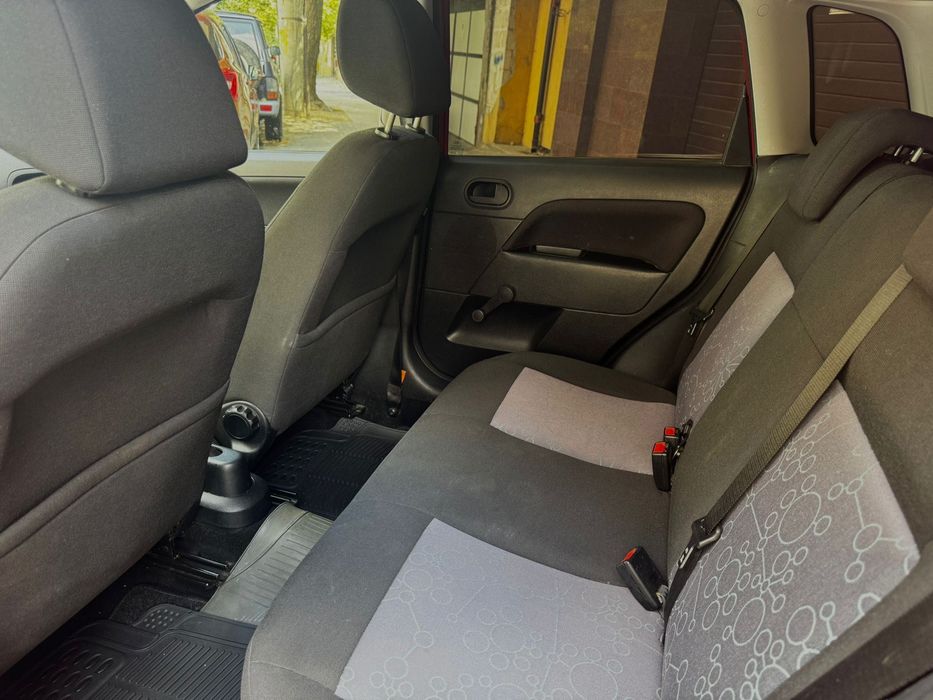 Ford Fiesta Titanium 1.4 benzină ireproșabil!