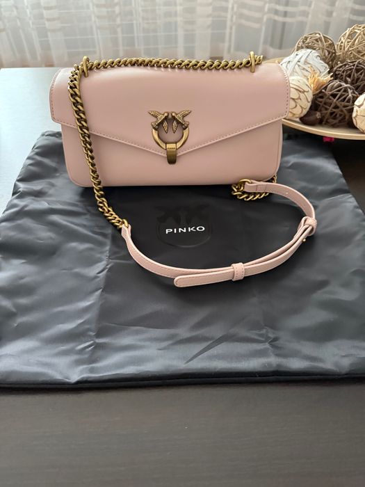 Продавам чанта  Pinko