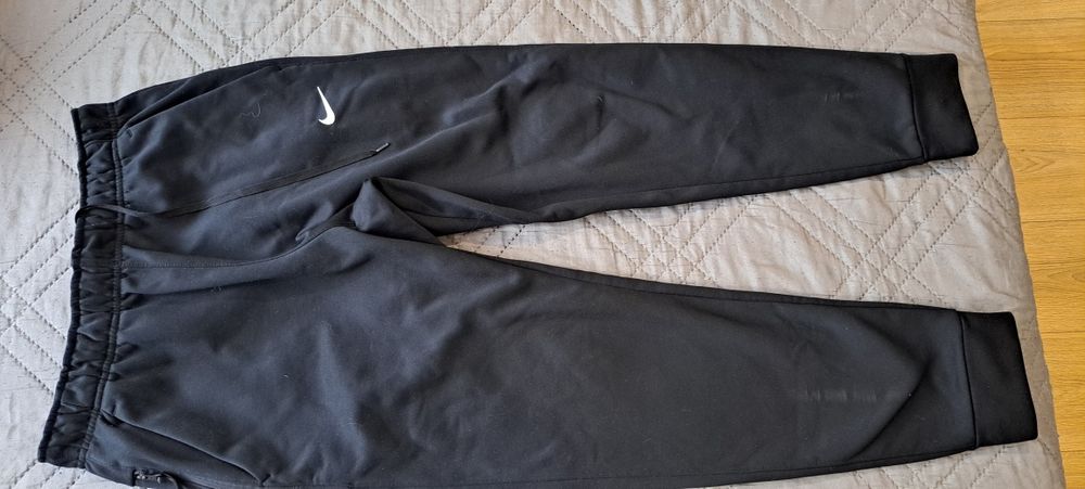 Страхотно мъжко долнище Nike