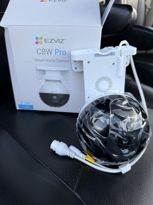 Новая видеокамера EZVIZ C8W Pro