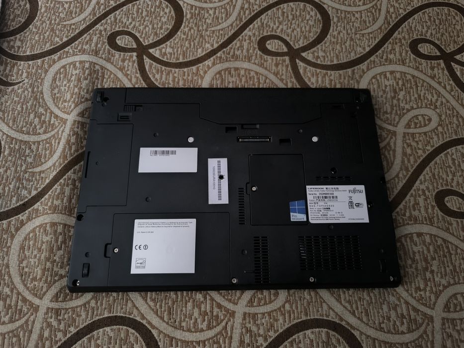 Laptop fujitsu , detalii in anunt