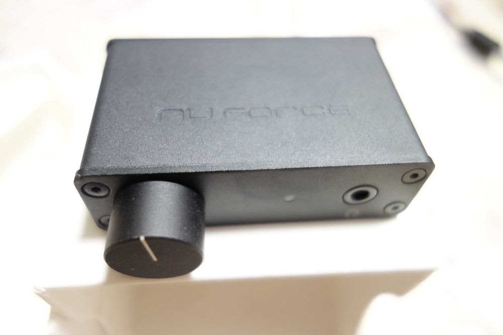 USB мини дак NUFORCE uDAC3 и усилвател за слушалки